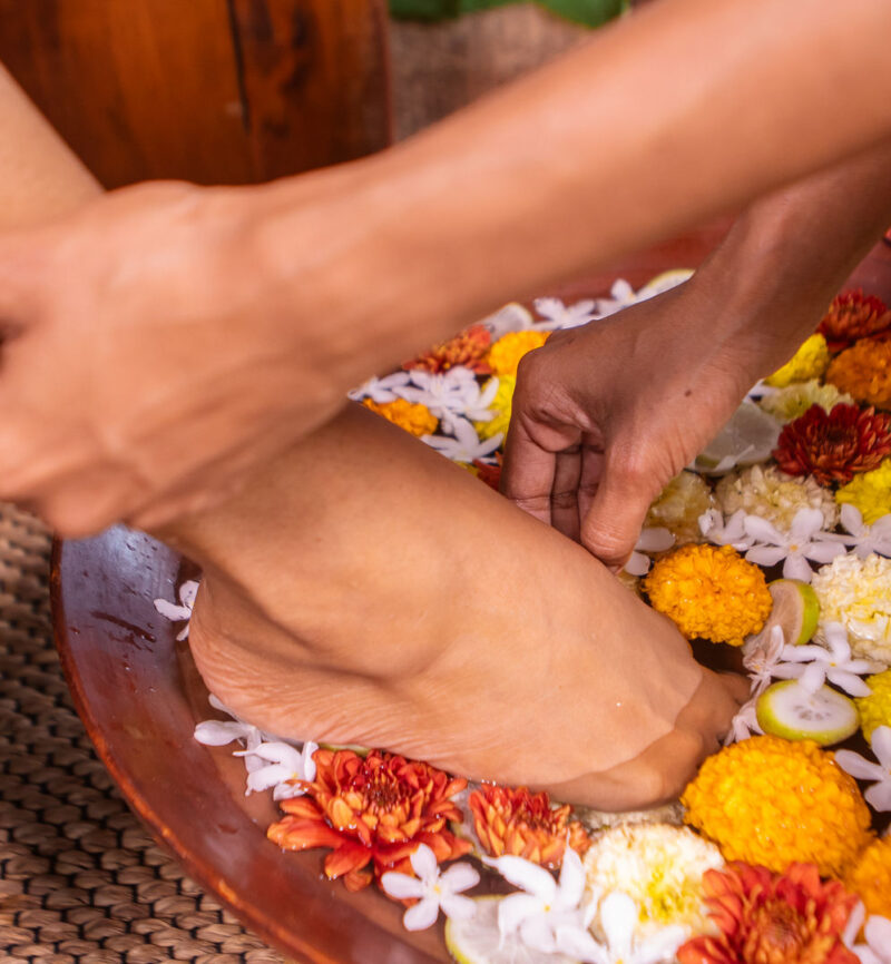 Foot flower bath